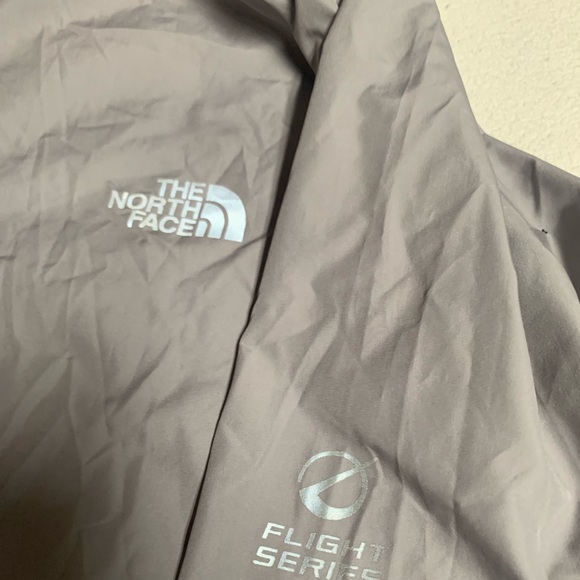 The North Face performance Flight Series Jacket - Picture 4 of 7